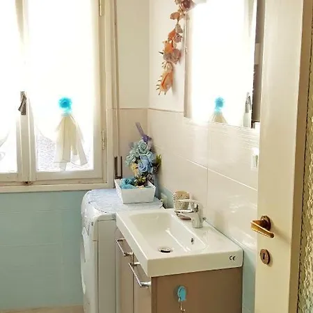 Casa Marina, In Pieno Centro A Pochi Passi Dal Mare E Con Aria Condizionata! Appartement *