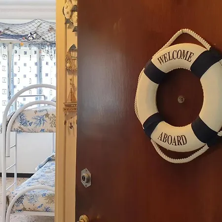 Appartamento Casa Marina, In Pieno Centro A Pochi Passi Dal Mare E Con Aria Condizionata! *