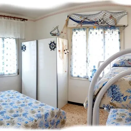 Casa Marina, In Pieno Centro A Pochi Passi Dal Mare E Con Aria Condizionata! شقة