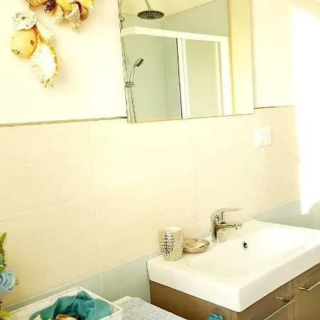 Casa Marina, In Pieno Centro A Pochi Passi Dal Mare E Con Aria Condizionata! Appartement Diano Marina