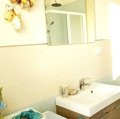 Casa Marina, In Pieno Centro A Pochi Passi Dal Mare E Con Aria Condizionata! Appartement Diano Marina