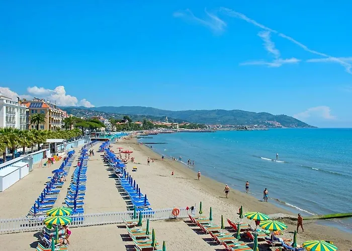 Casa Marina, In Pieno Centro A Pochi Passi Dal Mare E Con Aria Condizionata! Apartman *